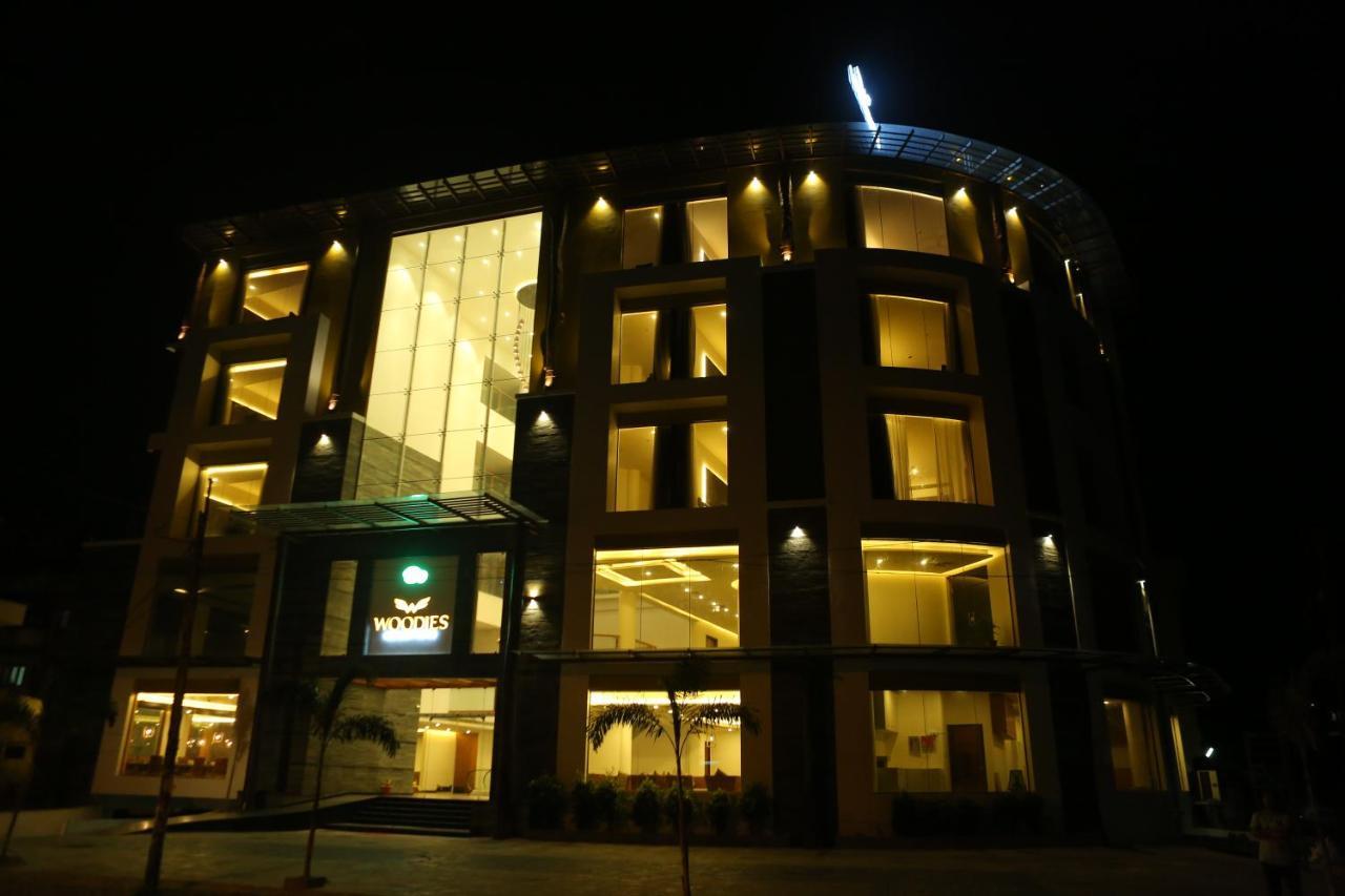 Woodies Bleisure Hotel Kozhikode Exterior photo